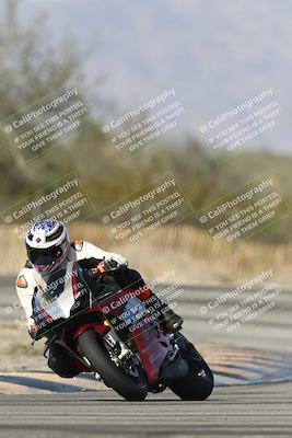 media/Dec-01-2025-Moto Forza (Mon) [[2daa91e15f]]/1-Advanced Group/Session 3 (Turn 3)/